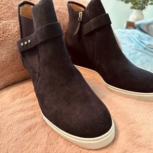 Linea Paolo Sneaker Wedge NWOT